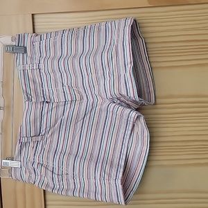 Gap girlfriend shorts 3 in